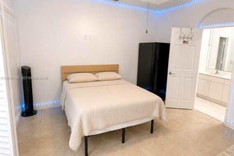 House in Homestead, Florida 4 bedrooms, 164.53 sq.m. № 2191354 - photo 13