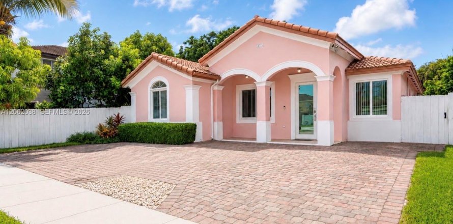 House in Homestead, Florida 4 bedrooms, 164.53 sq.m. № 2191354