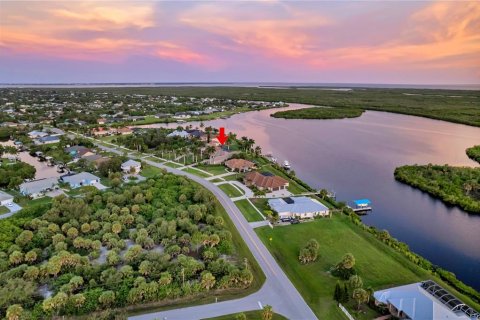 Купить виллу или дом в Порт-Шарлотт, Флорида 9 комнат, 356.19м2, № 2139276 - фото 13