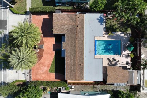 House in Cutler Bay, Florida 4 bedrooms, 159.79 sq.m. № 1792373 - photo 19