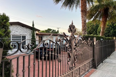 House in Cutler Bay, Florida 4 bedrooms, 159.79 sq.m. № 1792373 - photo 28