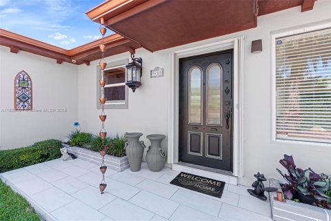 House in Cutler Bay, Florida 4 bedrooms, 159.79 sq.m. № 1792373 - photo 5