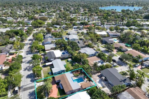 House in Cutler Bay, Florida 4 bedrooms, 159.79 sq.m. № 1792373 - photo 20
