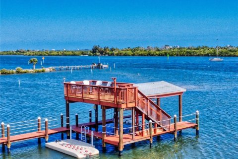 House in Edgewater, Florida 3 bedrooms, 246.56 sq.m. № 1583871 - photo 3