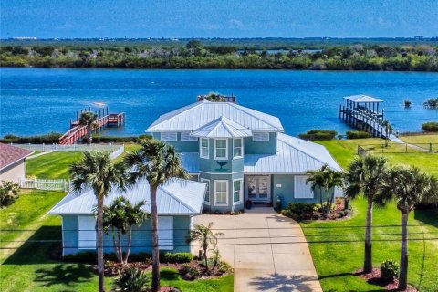 House in Edgewater, Florida 3 bedrooms, 246.56 sq.m. № 1583871 - photo 1
