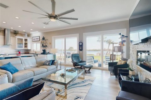 House in Edgewater, Florida 3 bedrooms, 246.56 sq.m. № 1583871 - photo 10