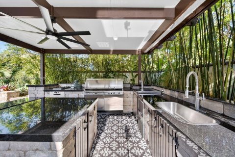 Casa en venta en Miami, Florida, 4 dormitorios, 209.4 m2 № 2075435 - foto 11