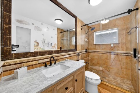 Casa en venta en Miami, Florida, 4 dormitorios, 209.4 m2 № 2075435 - foto 16