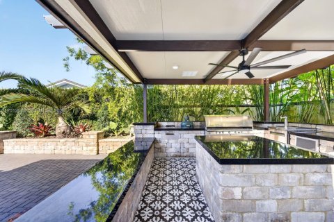 Casa en venta en Miami, Florida, 4 dormitorios, 209.4 m2 № 2075435 - foto 24