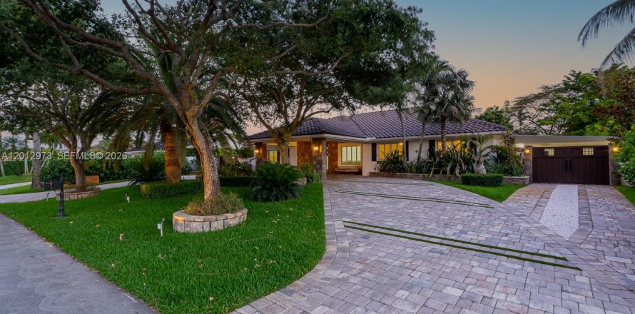 Casa en Miami, Florida 4 dormitorios, 209.4 m2 № 2075435