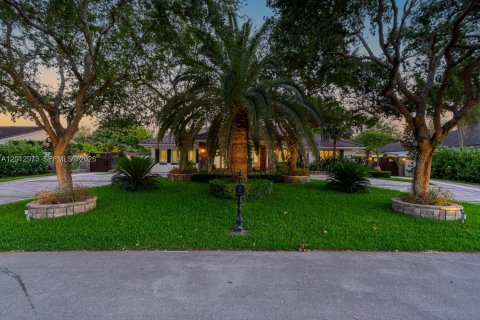 Casa en venta en Miami, Florida, 4 dormitorios, 209.4 m2 № 2075435 - foto 4