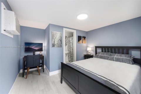 Villa ou maison à vendre à Miami, Floride: 4 chambres, 303.51 m2 № 1932796 - photo 21