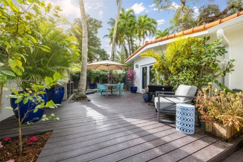 Villa ou maison à vendre à Miami, Floride: 4 chambres, 303.51 m2 № 1932796 - photo 22