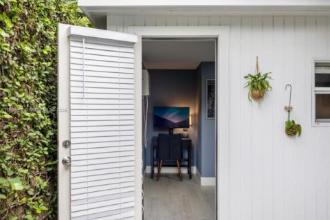 Villa ou maison à vendre à Miami, Floride: 4 chambres, 303.51 m2 № 1932796 - photo 20