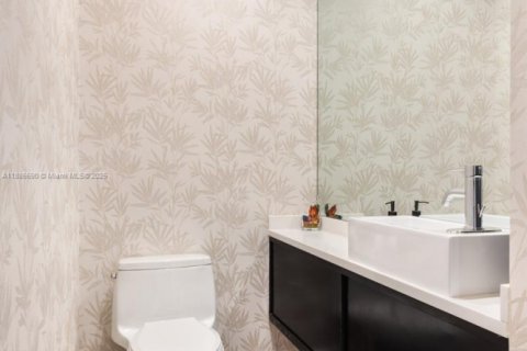 Villa ou maison à vendre à Miami, Floride: 4 chambres, 303.51 m2 № 1932796 - photo 19