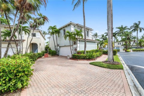 Casa en venta en Aventura, Florida, 4 dormitorios, 216.46 m2 № 1863832 - foto 2