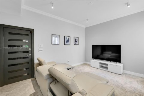 Casa en venta en Aventura, Florida, 4 dormitorios, 216.46 m2 № 1863832 - foto 19