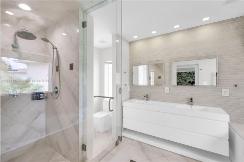 Casa en venta en Aventura, Florida, 4 dormitorios, 216.46 m2 № 1863832 - foto 27