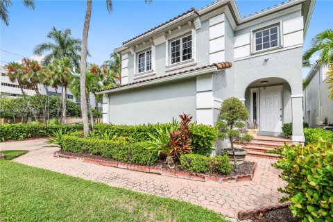 Casa en venta en Aventura, Florida, 4 dormitorios, 216.46 m2 № 1863832 - foto 1