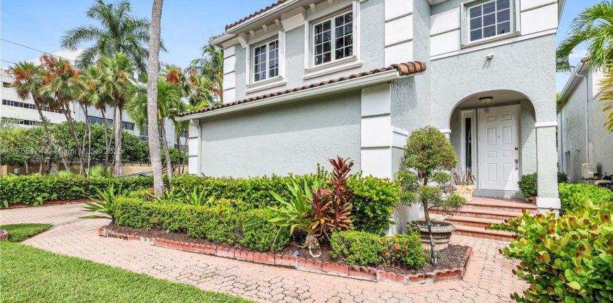 Casa en Aventura, Florida 4 dormitorios, 216.46 m2 № 1863832