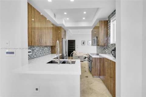 Casa en venta en Aventura, Florida, 4 dormitorios, 216.46 m2 № 1863832 - foto 14