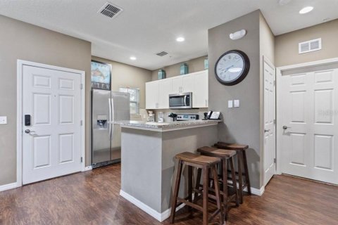 Touwnhouse à vendre à Kissimmee, Floride: 4 chambres, 157.38 m2 № 2409787 - photo 11