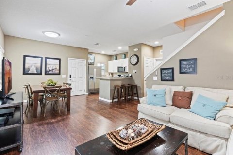 Touwnhouse à vendre à Kissimmee, Floride: 4 chambres, 157.38 m2 № 2409787 - photo 6