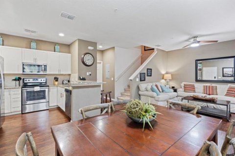 Touwnhouse à vendre à Kissimmee, Floride: 4 chambres, 157.38 m2 № 2409787 - photo 4