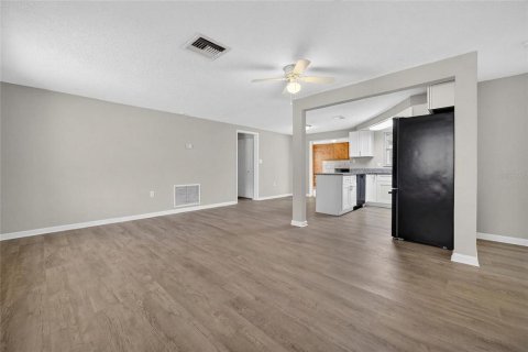 Casa en venta en Holiday, Florida, 3 dormitorios, 138.61 m2 № 2108133 - foto 10