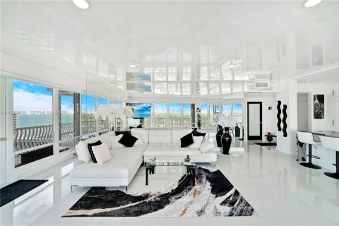 Condominio en alquiler en Fort Lauderdale, Florida, 2 dormitorios, 152.82 m2 № 2079854 - foto 14