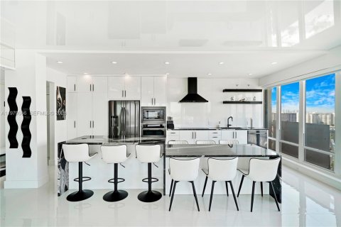 Condominio en alquiler en Fort Lauderdale, Florida, 2 dormitorios, 152.82 m2 № 2079854 - foto 8