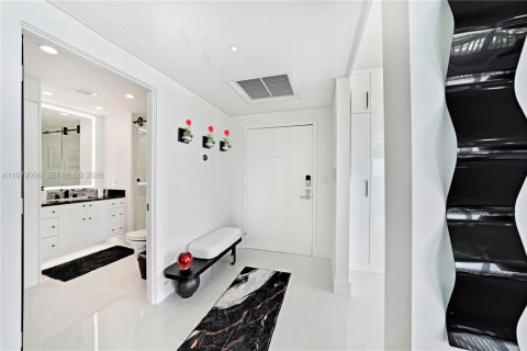 Condominio en alquiler en Fort Lauderdale, Florida, 2 dormitorios, 152.82 m2 № 2079854 - foto 3