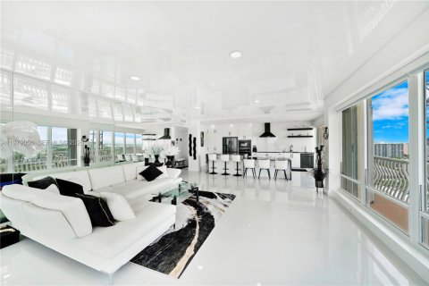 Condominio en alquiler en Fort Lauderdale, Florida, 2 dormitorios, 152.82 m2 № 2079854 - foto 16