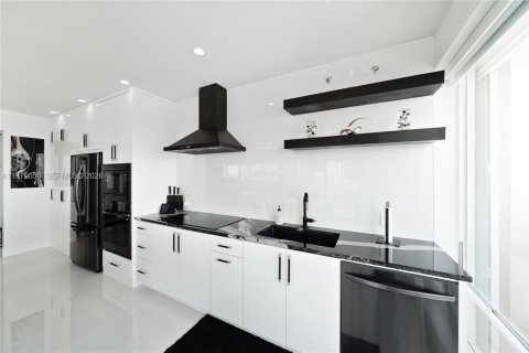Condominio en alquiler en Fort Lauderdale, Florida, 2 dormitorios, 152.82 m2 № 2079854 - foto 10