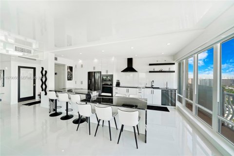Condominio en alquiler en Fort Lauderdale, Florida, 2 dormitorios, 152.82 m2 № 2079854 - foto 9