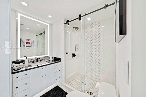 Condominio en alquiler en Fort Lauderdale, Florida, 2 dormitorios, 152.82 m2 № 2079854 - foto 4