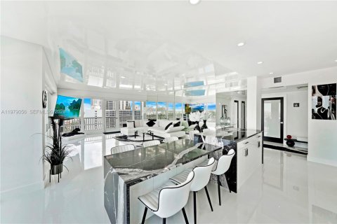 Condominio en alquiler en Fort Lauderdale, Florida, 2 dormitorios, 152.82 m2 № 2079854 - foto 11