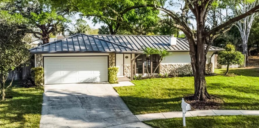 House in Apopka, Florida 2 bedrooms, 121.14 sq.m. № 1734787