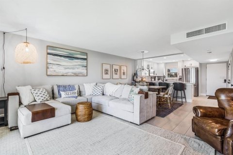 Condominio en alquiler en New Smyrna Beach, Florida, 2 dormitorios, 87.7 m2 № 1448140 - foto 3