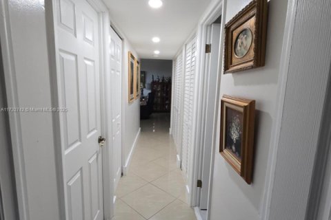 Condominio en venta en Miami, Florida, 2 dormitorios, 102.1 m2 № 1482022 - foto 10