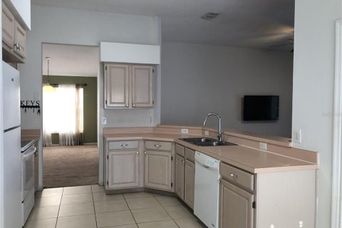 Villa ou maison à louer à Kissimmee, Floride: 3 chambres, 155.8 m2 № 2117506 - photo 3