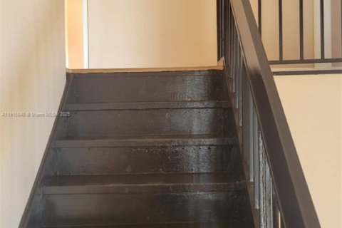 Снять в аренду виллу или дом в Майами, Флорида 4 спальни, 200.3м2, № 1973144 - фото 7