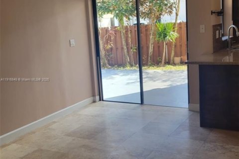 Снять в аренду виллу или дом в Майами, Флорида 4 спальни, 200.3м2, № 1973144 - фото 18