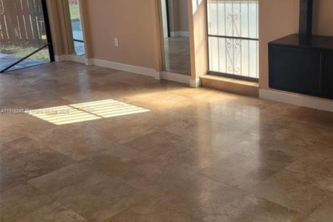 Снять в аренду виллу или дом в Майами, Флорида 4 спальни, 200.3м2, № 1973144 - фото 22