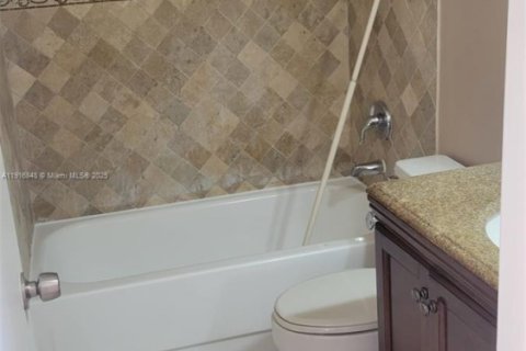 Снять в аренду виллу или дом в Майами, Флорида 4 спальни, 200.3м2, № 1973144 - фото 28