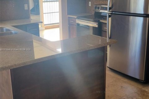 Снять в аренду виллу или дом в Майами, Флорида 4 спальни, 200.3м2, № 1973144 - фото 17