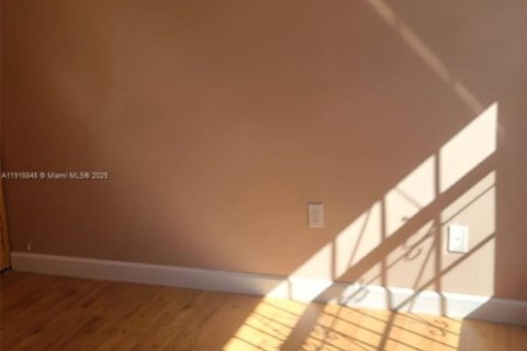 Снять в аренду виллу или дом в Майами, Флорида 4 спальни, 200.3м2, № 1973144 - фото 24