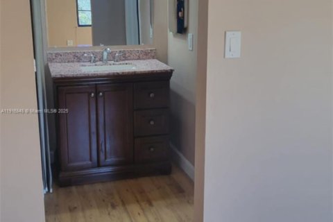 Снять в аренду виллу или дом в Майами, Флорида 4 спальни, 200.3м2, № 1973144 - фото 30