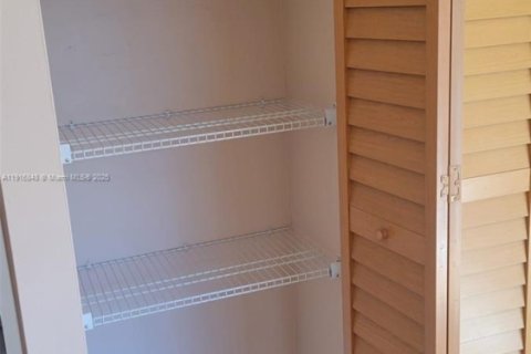 Снять в аренду виллу или дом в Майами, Флорида 4 спальни, 200.3м2, № 1973144 - фото 16