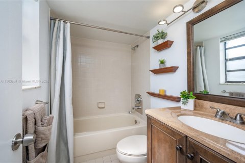 Снять в аренду кондоминиум в Хайалиа, Флорида 2 спальни, 83.61м2, № 1954625 - фото 15